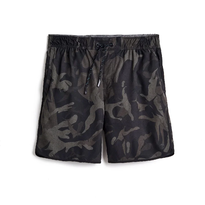 Men's Pants with Appliqué DetailsFrigate Camo Captain Snacks Volleys