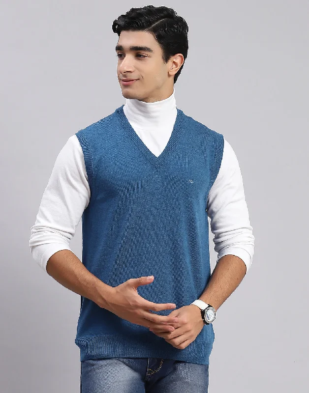 Men's Sweaters with Mock-Neck DesignsMen Blue Solid V Neck Sleeveless Sweater