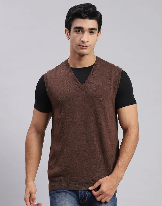 Men's Sweaters for Cold WeatherMen Brown Solid V Neck Sleeveless Sweater