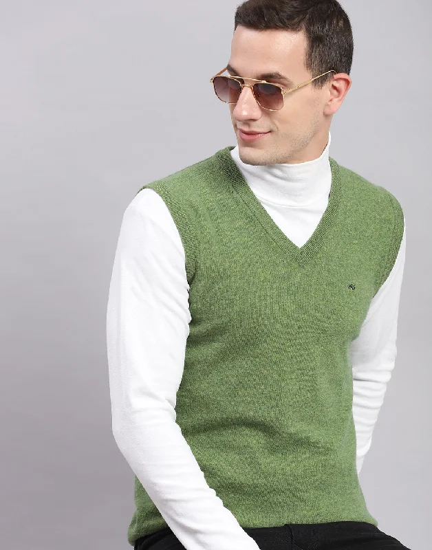 Men's Sweaters with Unique and Custom DesignsMen Green Solid V Neck Sleeveless Sweater