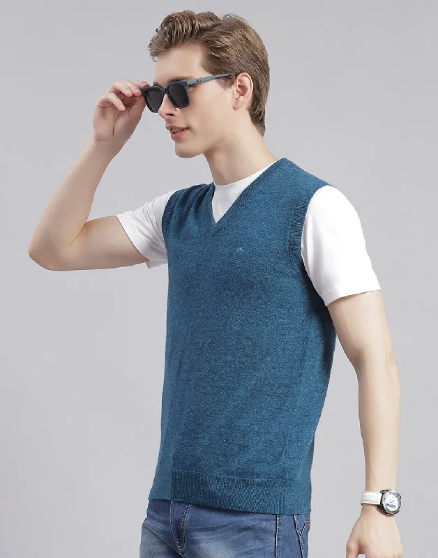 Men's Sweaters with A-Line ShapesMen Turquoise Blue Solid V Neck Sleeveless Sweater